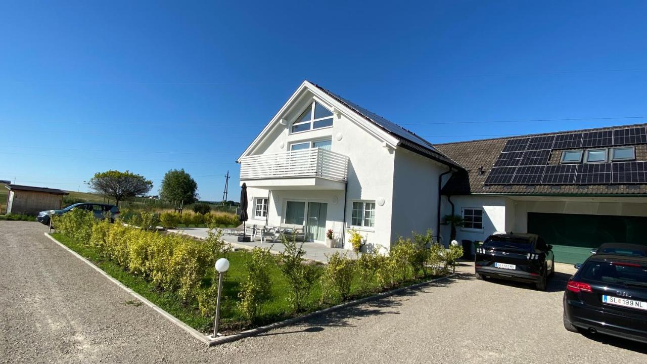 Ferienwohnung Mit Garten 施特拉斯瓦尔兴 外观 照片