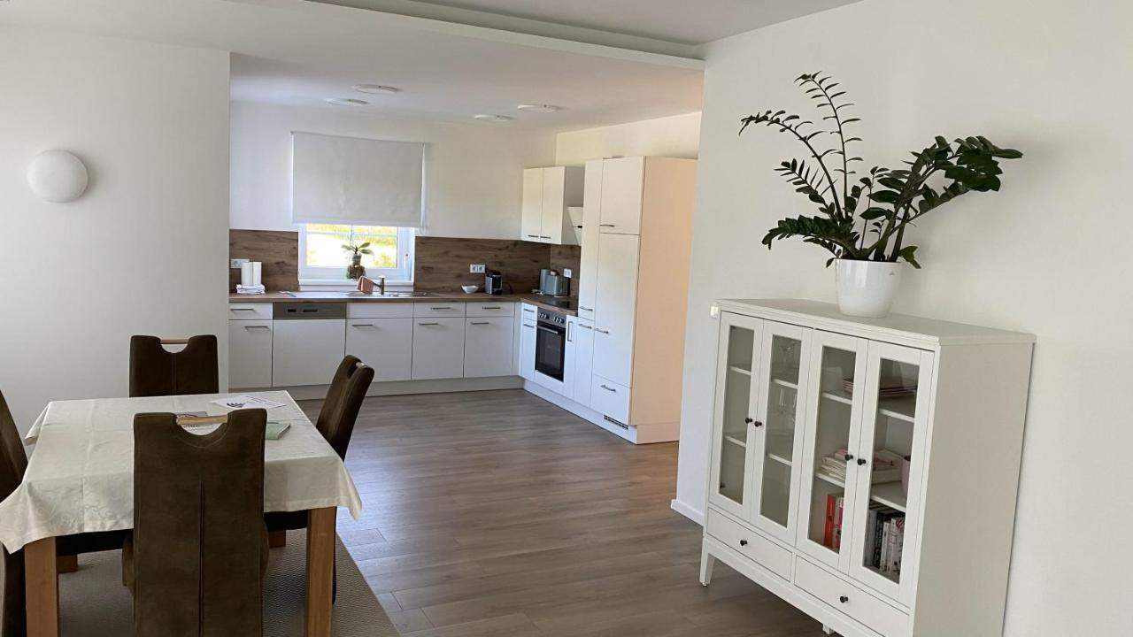 Ferienwohnung Mit Garten 施特拉斯瓦尔兴 外观 照片